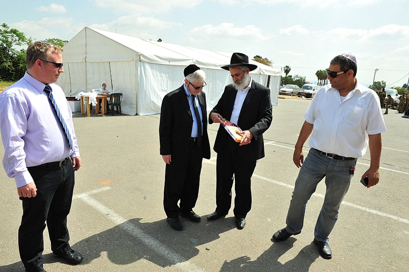 אחרי נתניהו; מבקר המדינה הגיע לבקר בפר חב"ד