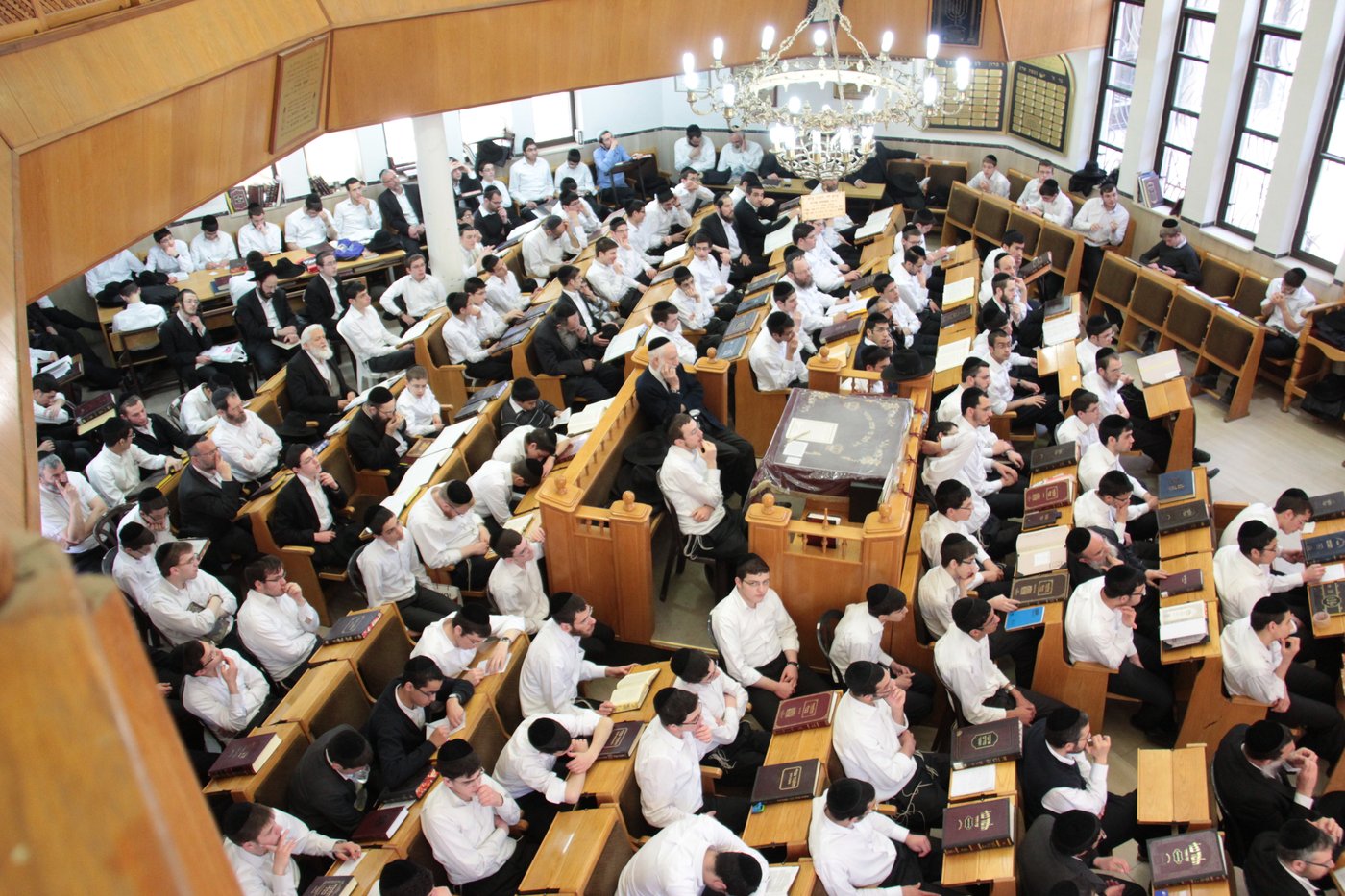 צפו: הרב שלום כהן בישיבת 'בין הזמנים'