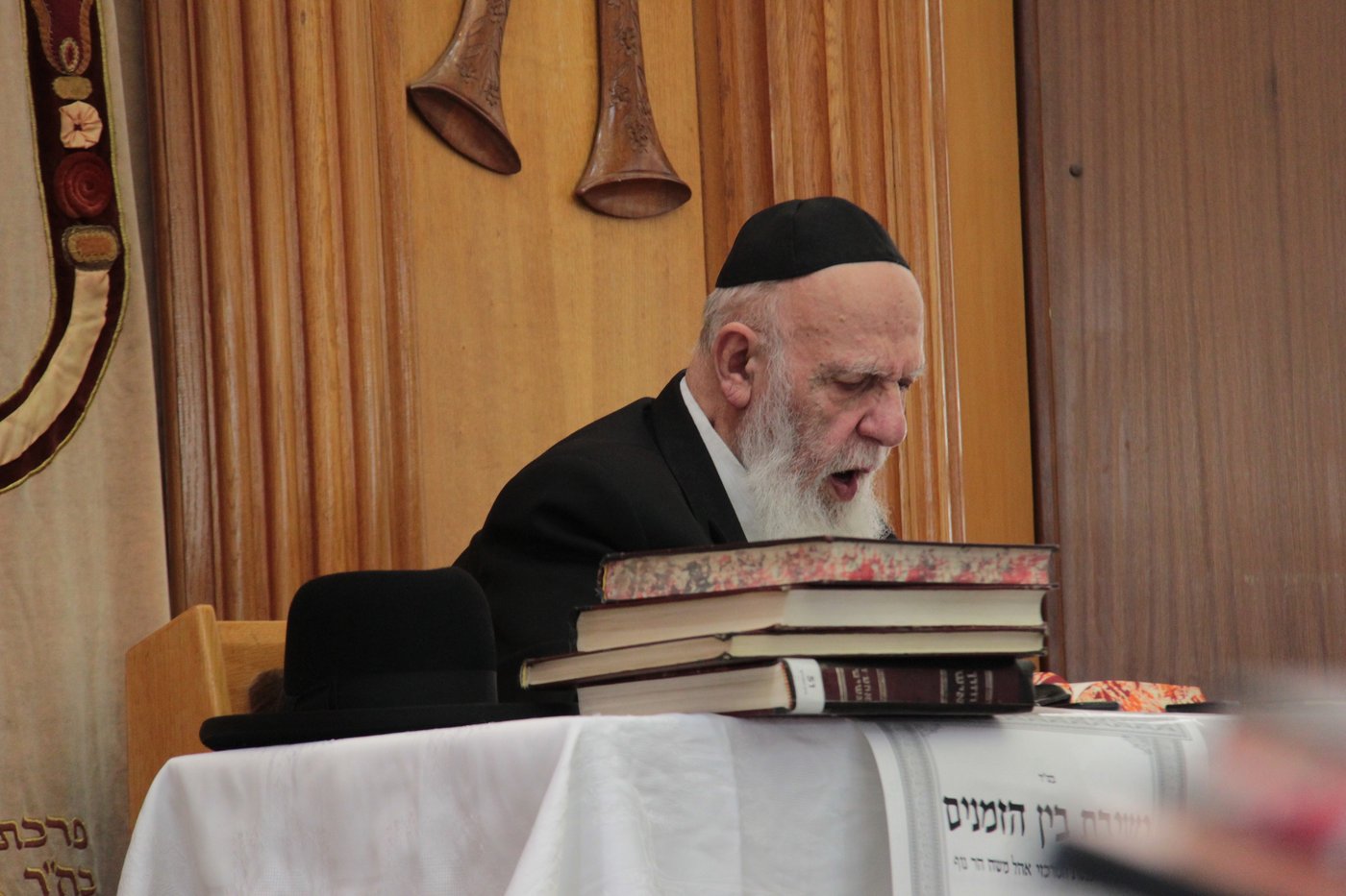צפו: הרב שלום כהן בישיבת 'בין הזמנים'