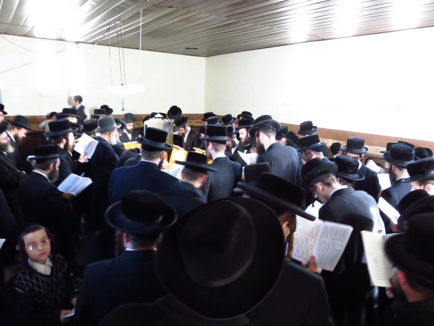 יארצייט בסקווירא • תיעוד ענק