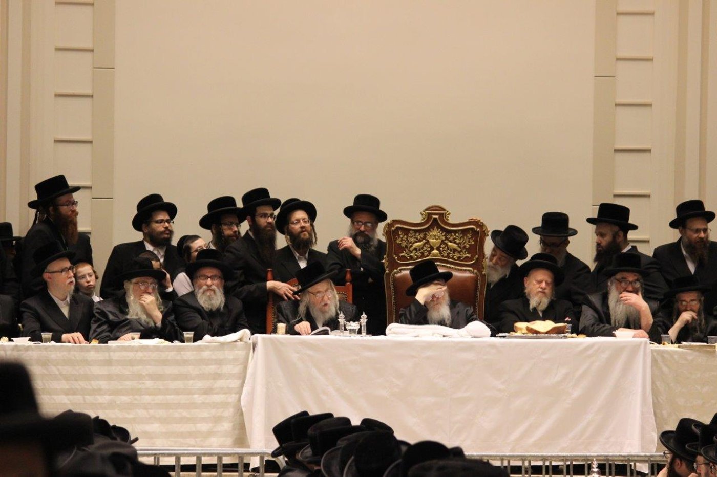 יארצייט בסקווירא • תיעוד ענק