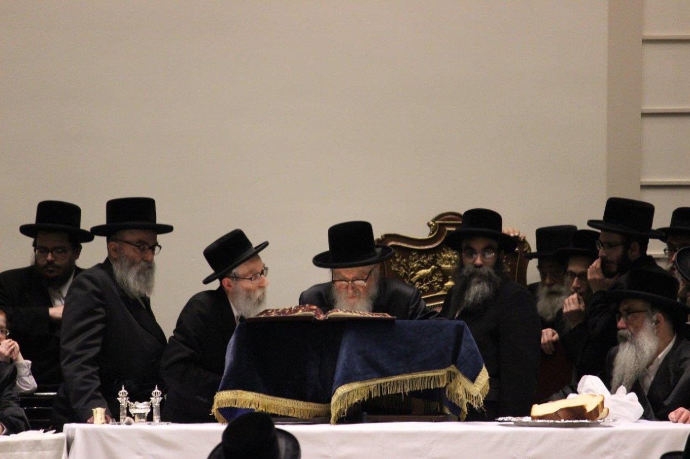 יארצייט בסקווירא • תיעוד ענק
