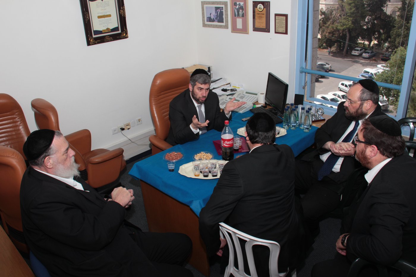 צפו בגלריה: ישראל קלרמן חנך לשכה חדשה