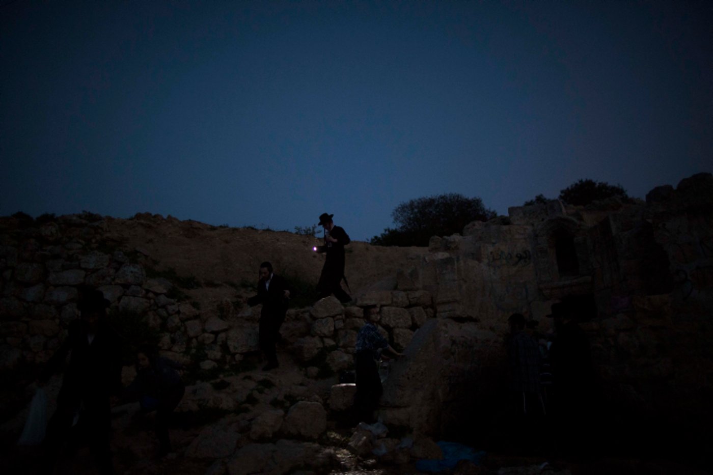 מרהיב: כך שואבים "מים שלנו" עבור אפיית מצות