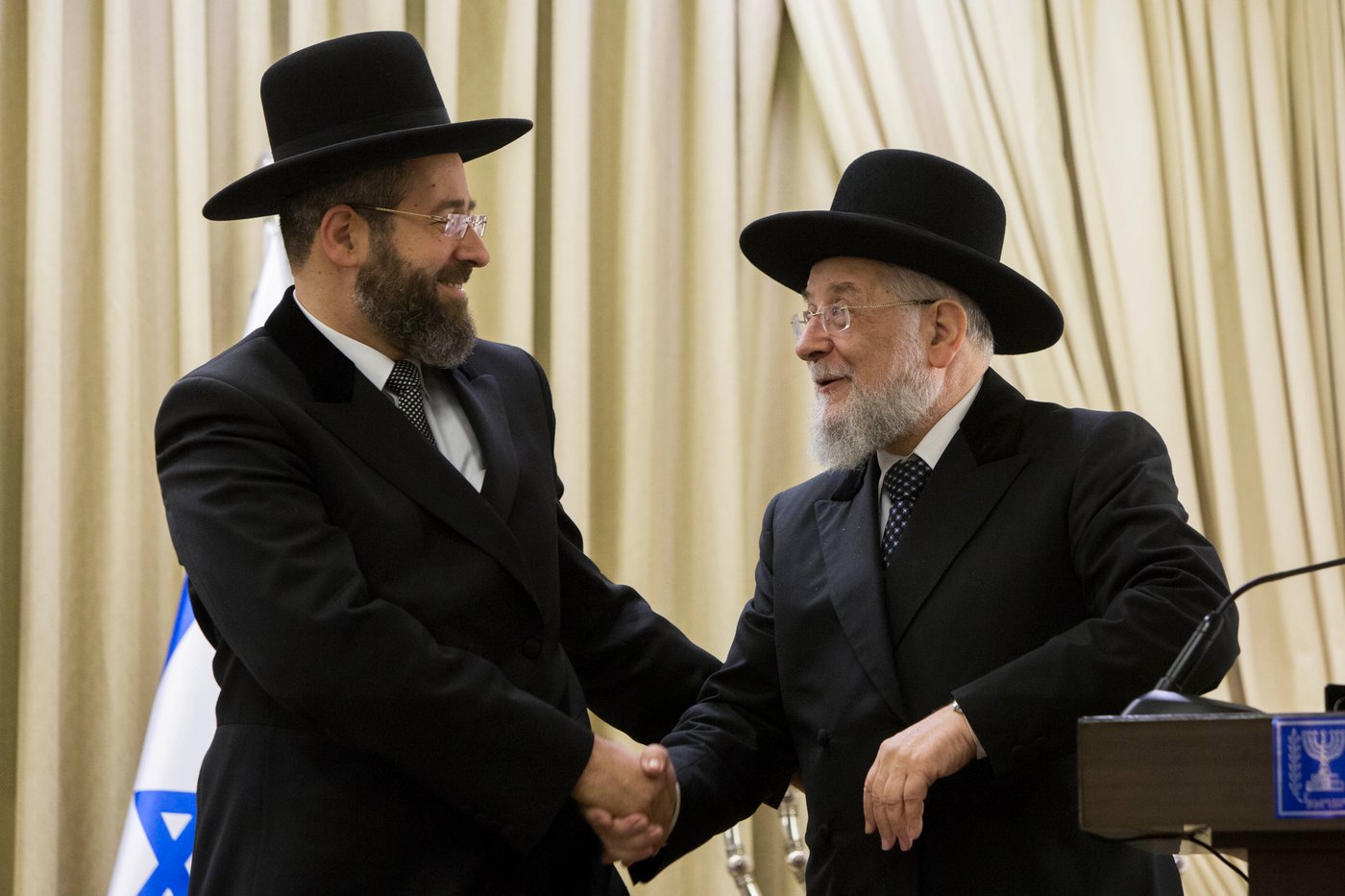 הרב הראשי דוד לאו עם אביו הרב ישראל מאיר לאו