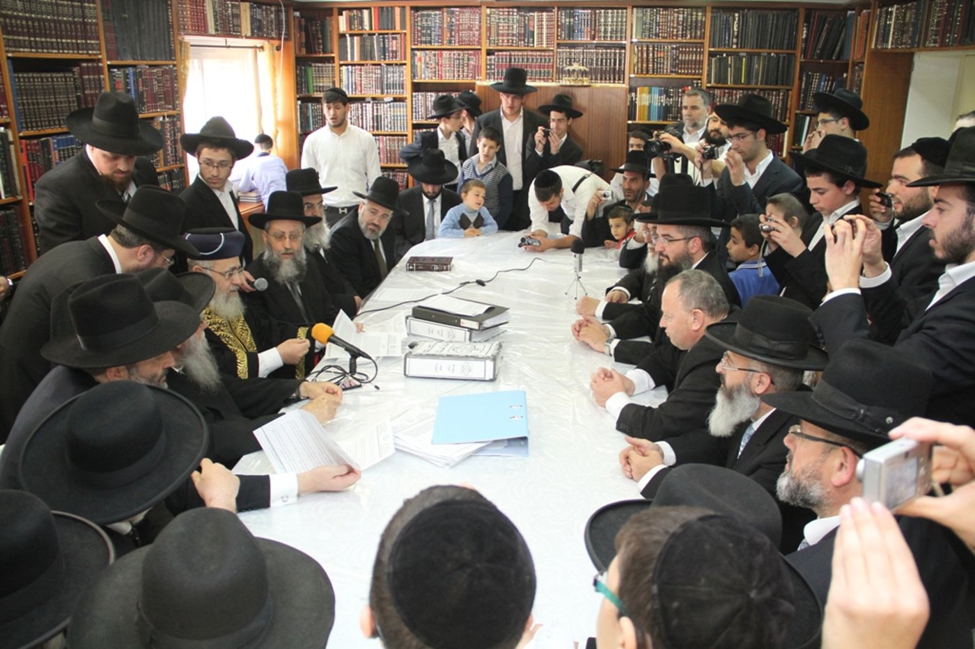 הקבלן 45: מכירת חמץ ללא מרן הרב עובדיה יוסף זצ"ל