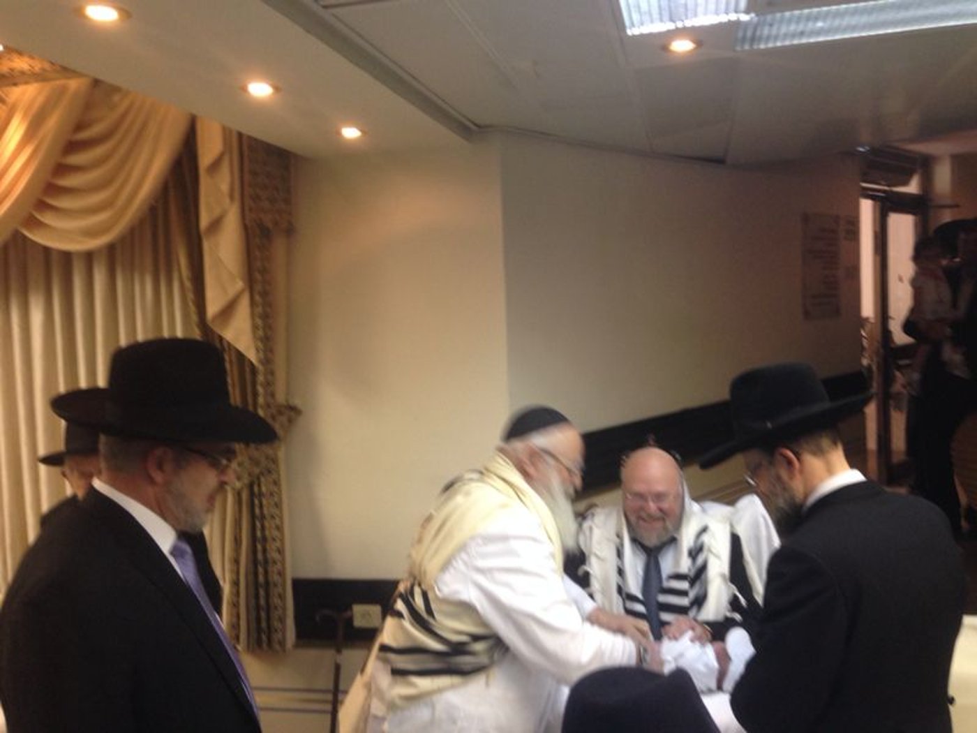 צפו בתיעוד: ברית לנכד של ח"כ יעקב אשר
