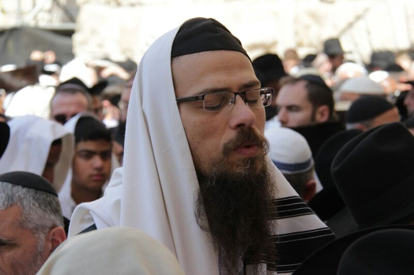 יְבָרֶכְךָ ה' וְיִשְׁמֶרְךָ: • תיעוד ענק: ברכת כהנים בכותל המערבי