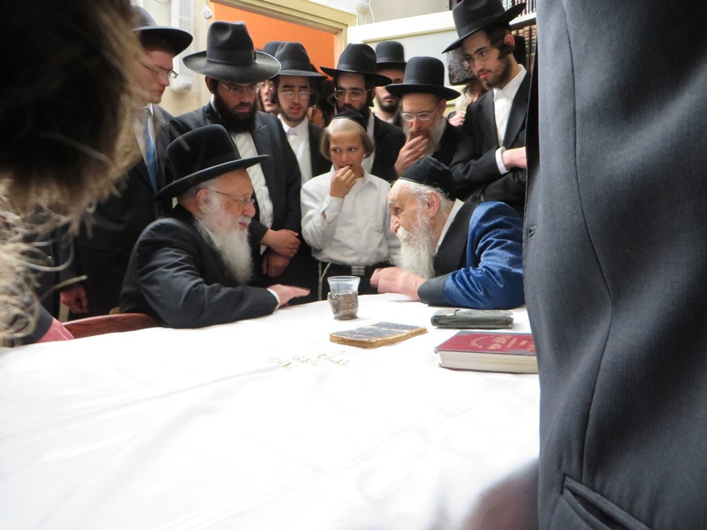 תיעוד מסכם: חג הפסח של הגרב"ד פוברסקי - שיעורי תורה וביקורי חג