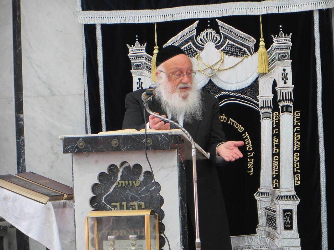 תיעוד מסכם: חג הפסח של הגרב"ד פוברסקי - שיעורי תורה וביקורי חג