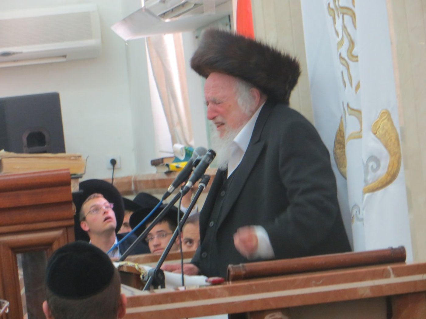 תיעוד: פסח אצל הגאון רבי שמואל אוירבך