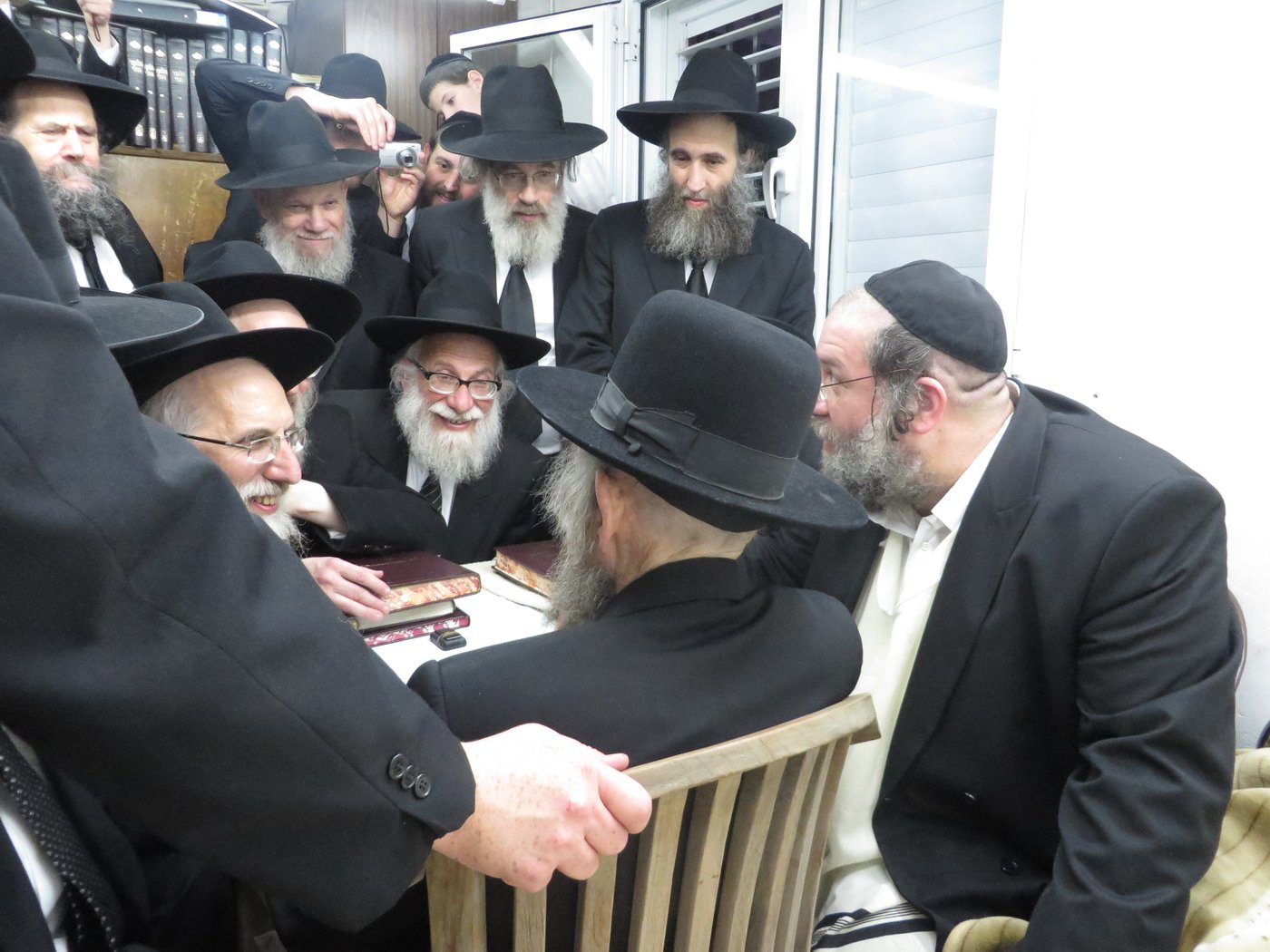 צפו: הכתרת הרב יעקב סטפנסקי לראש ישיבת "תורה בתפארתה"