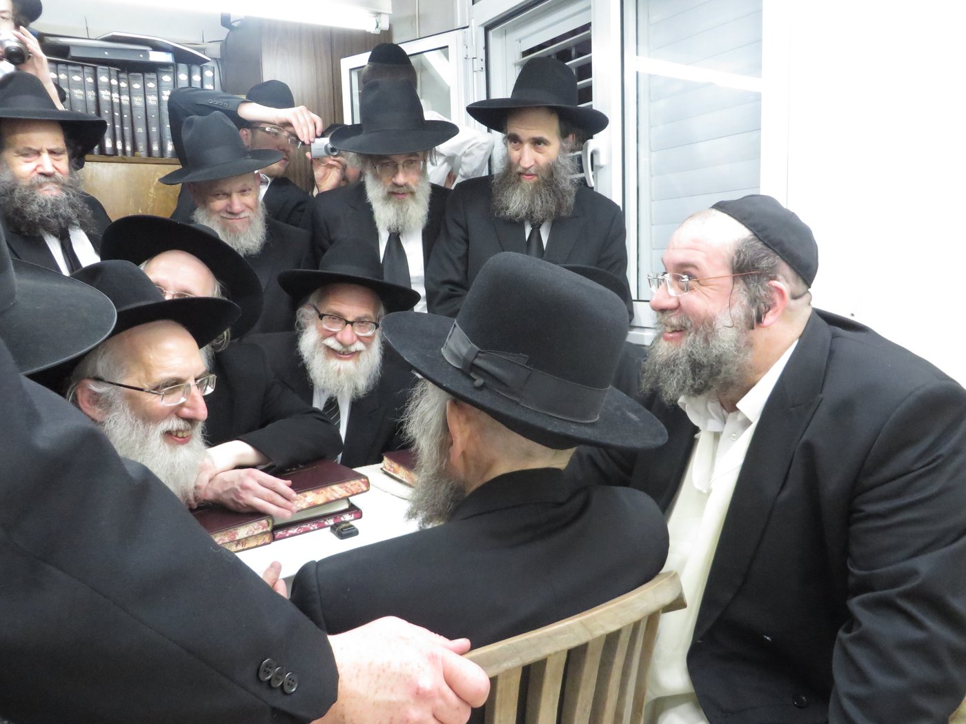 צפו: הכתרת הרב יעקב סטפנסקי לראש ישיבת "תורה בתפארתה"