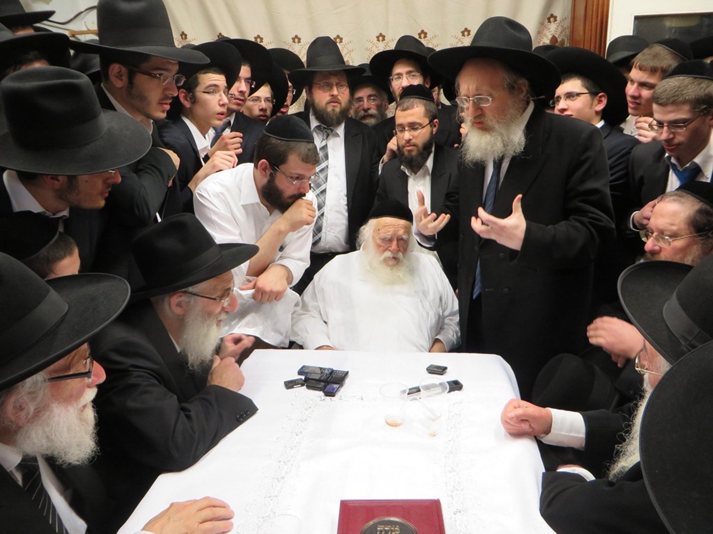 צפו: הכתרת הרב יעקב סטפנסקי לראש ישיבת "תורה בתפארתה"