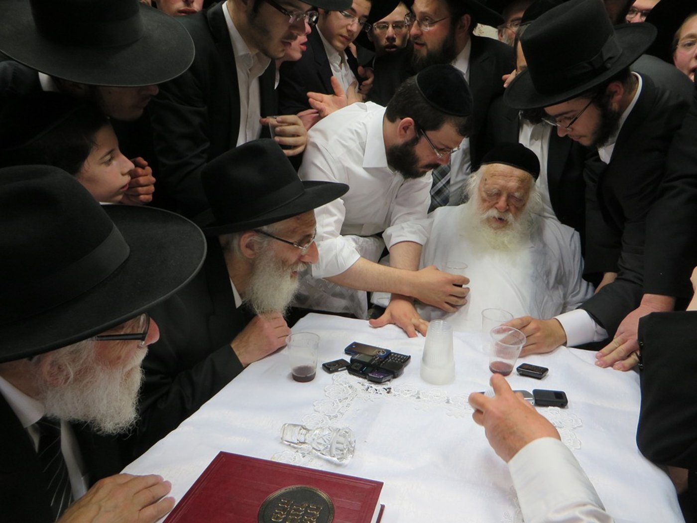 צפו: הכתרת הרב יעקב סטפנסקי לראש ישיבת "תורה בתפארתה"