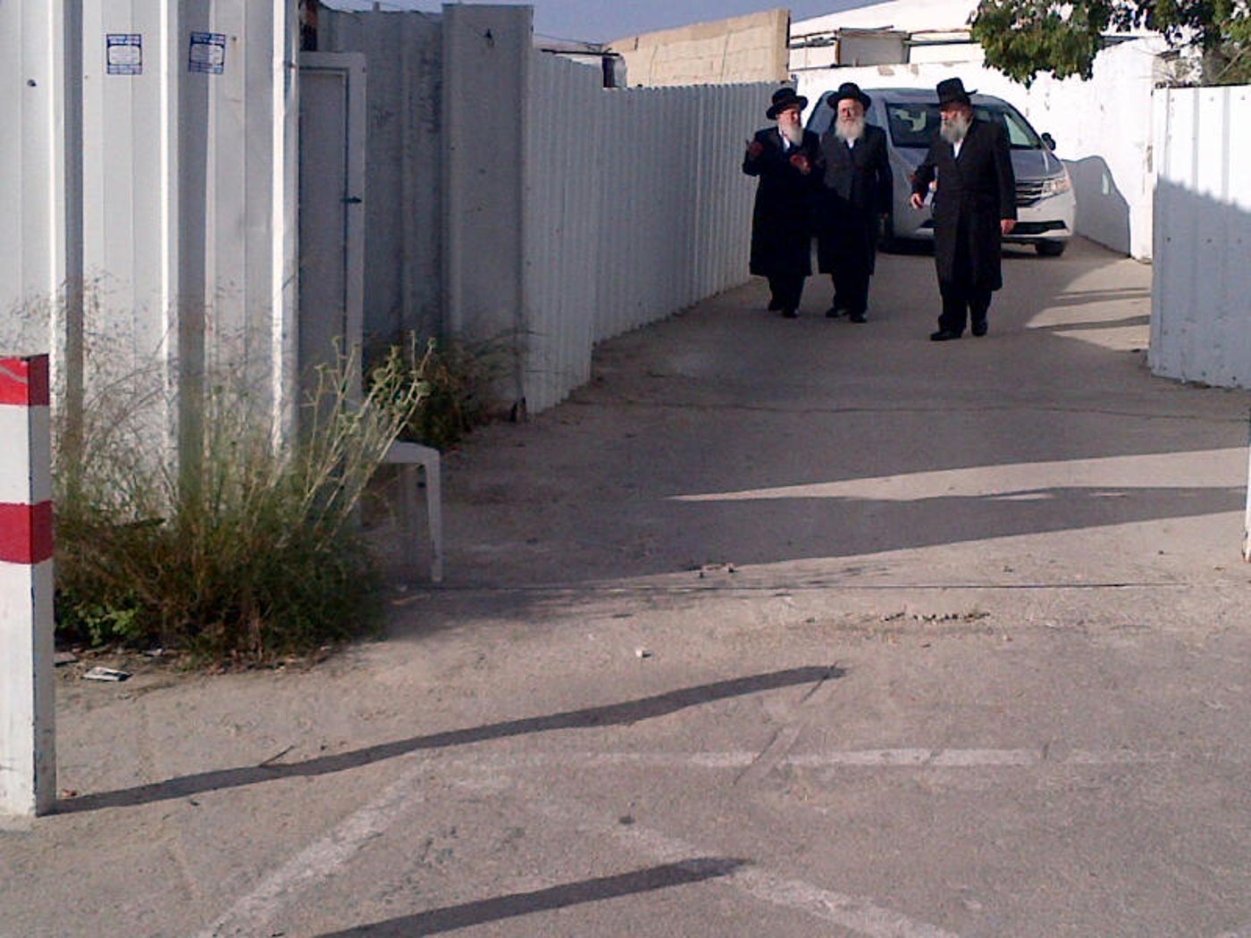סוגיית ההתייצבות בלשכות הגיוס: האדמו"רים מסלונים וגור נפגשו