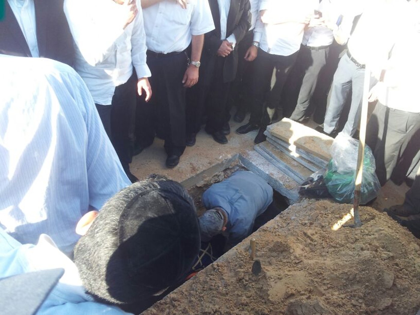 תיעוד מצמרר: קבורת תלמיד הישיבה אלחנן טוויטו ז"ל