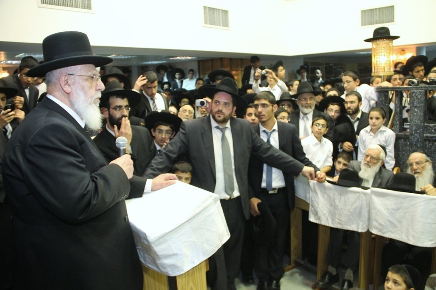 גלריה: הרב שלום כהן שבת בבני ברק