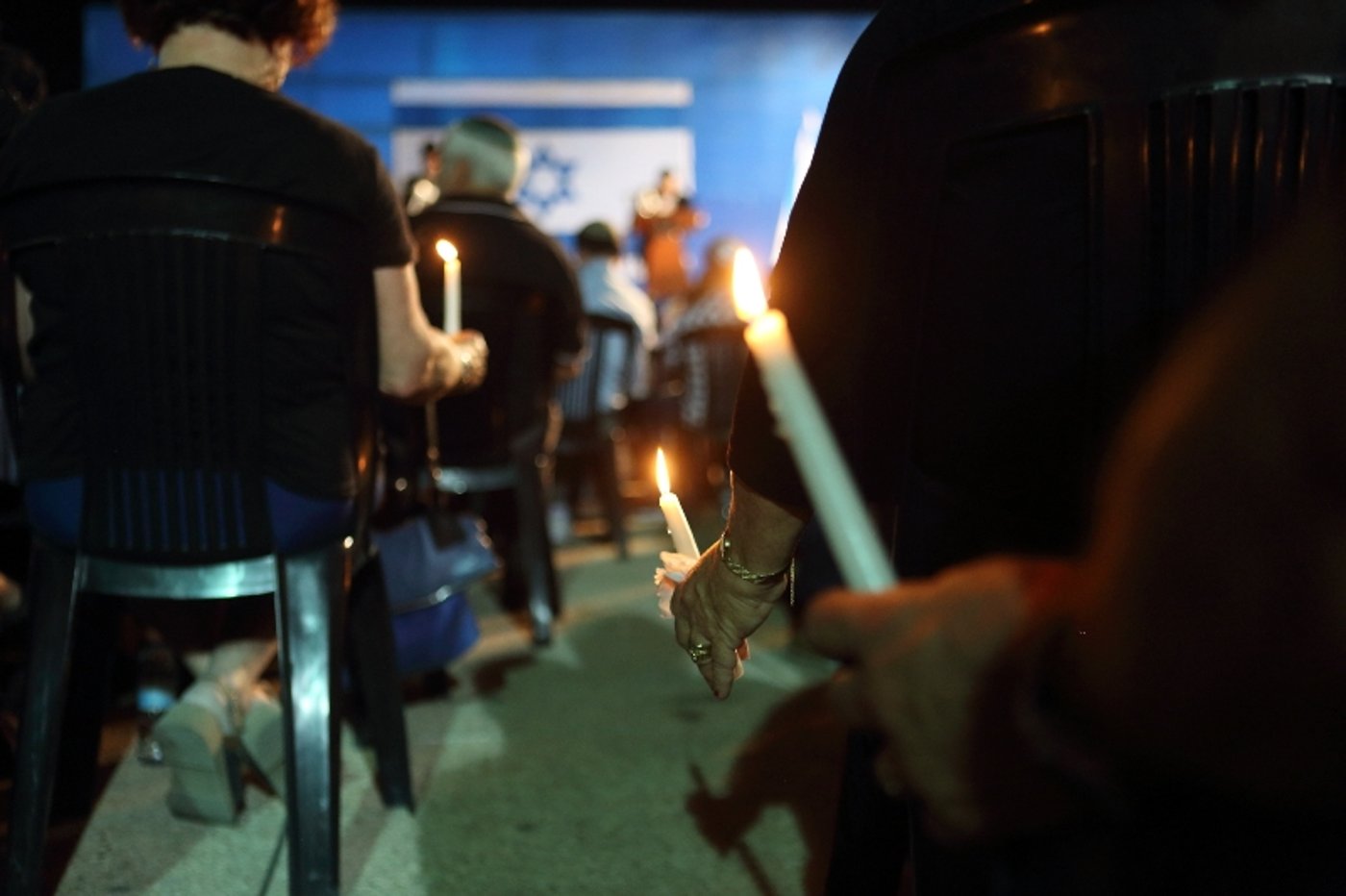 בעמידה ושירת התקווה: כך נפתח יום הזיכרון בבני ברק