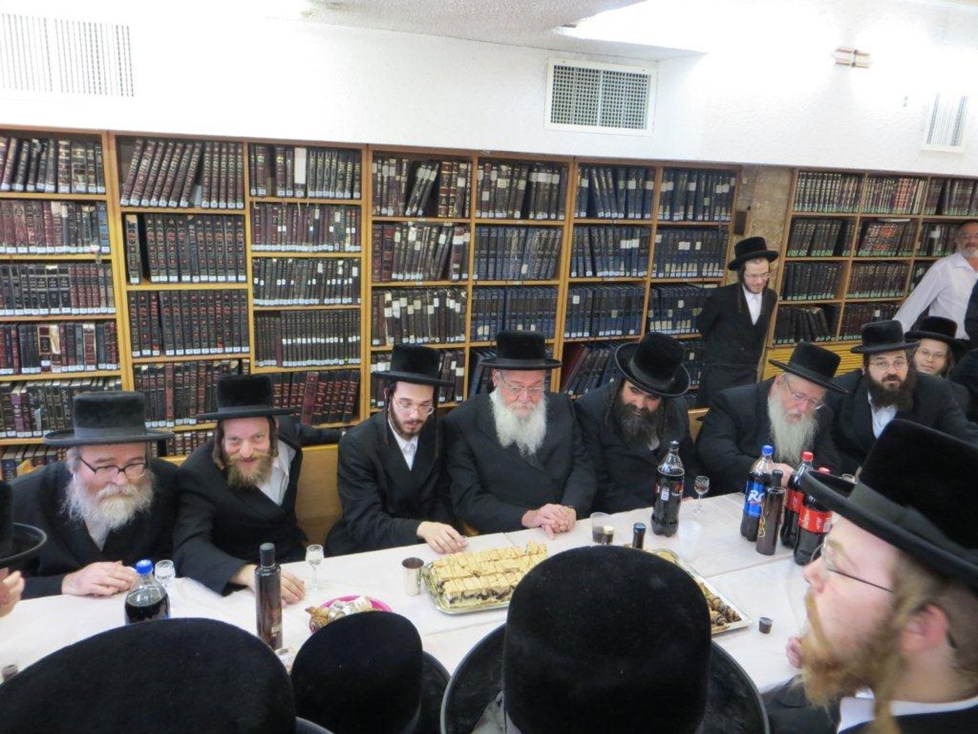 צפו: שמחה וריקודים בחסידות בעלזא לרגל הולדת הנינה