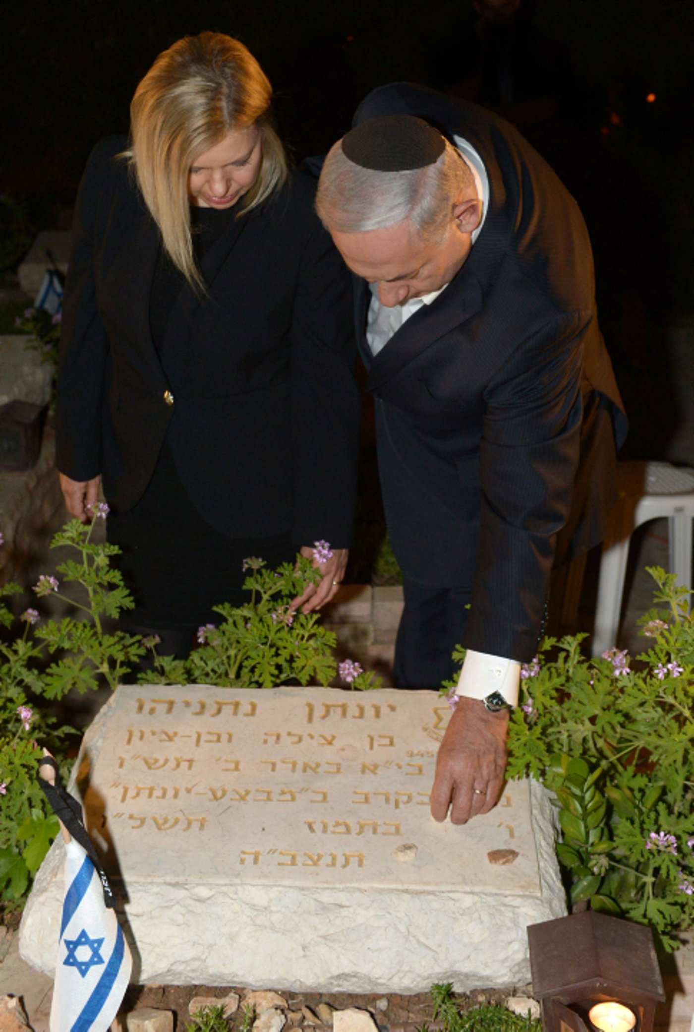 ראש המשלה בנימין נתניהו עלה לקבר אחיו יוני נתניהו ז"ל