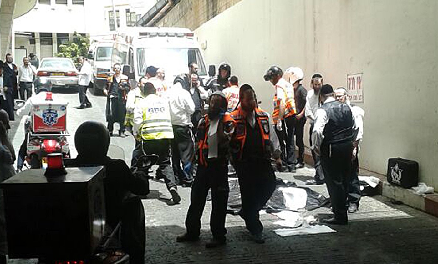 זירת הנפילה, הבקור