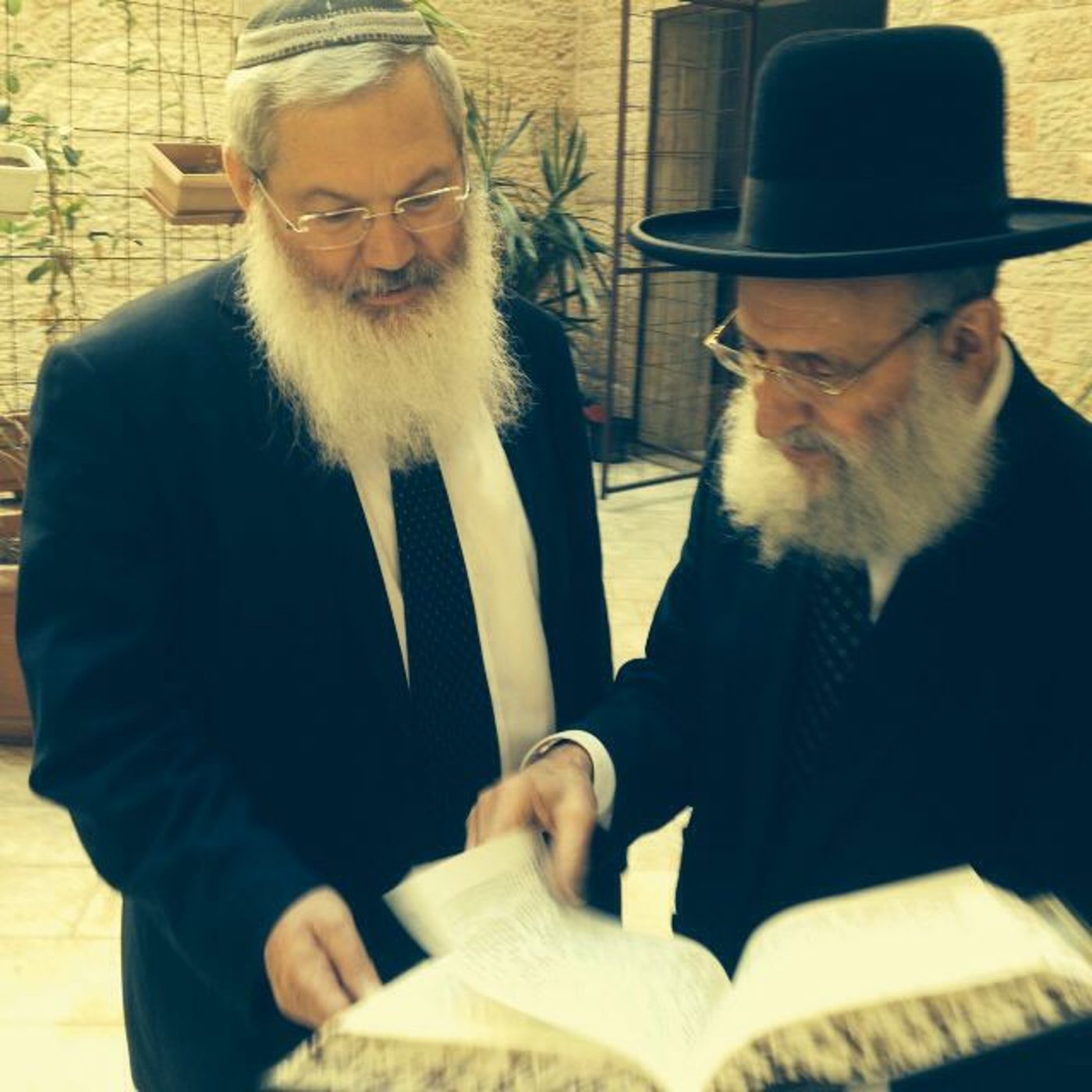 סגן שר הדתות אלי בן דהן נפגש עם הגאון רבי ראובן אלבז