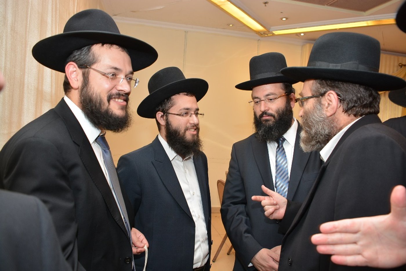 דוד שפירא ערך ברית לבנו - מי השתתף ומי נעדר? • סיקור וגלריה