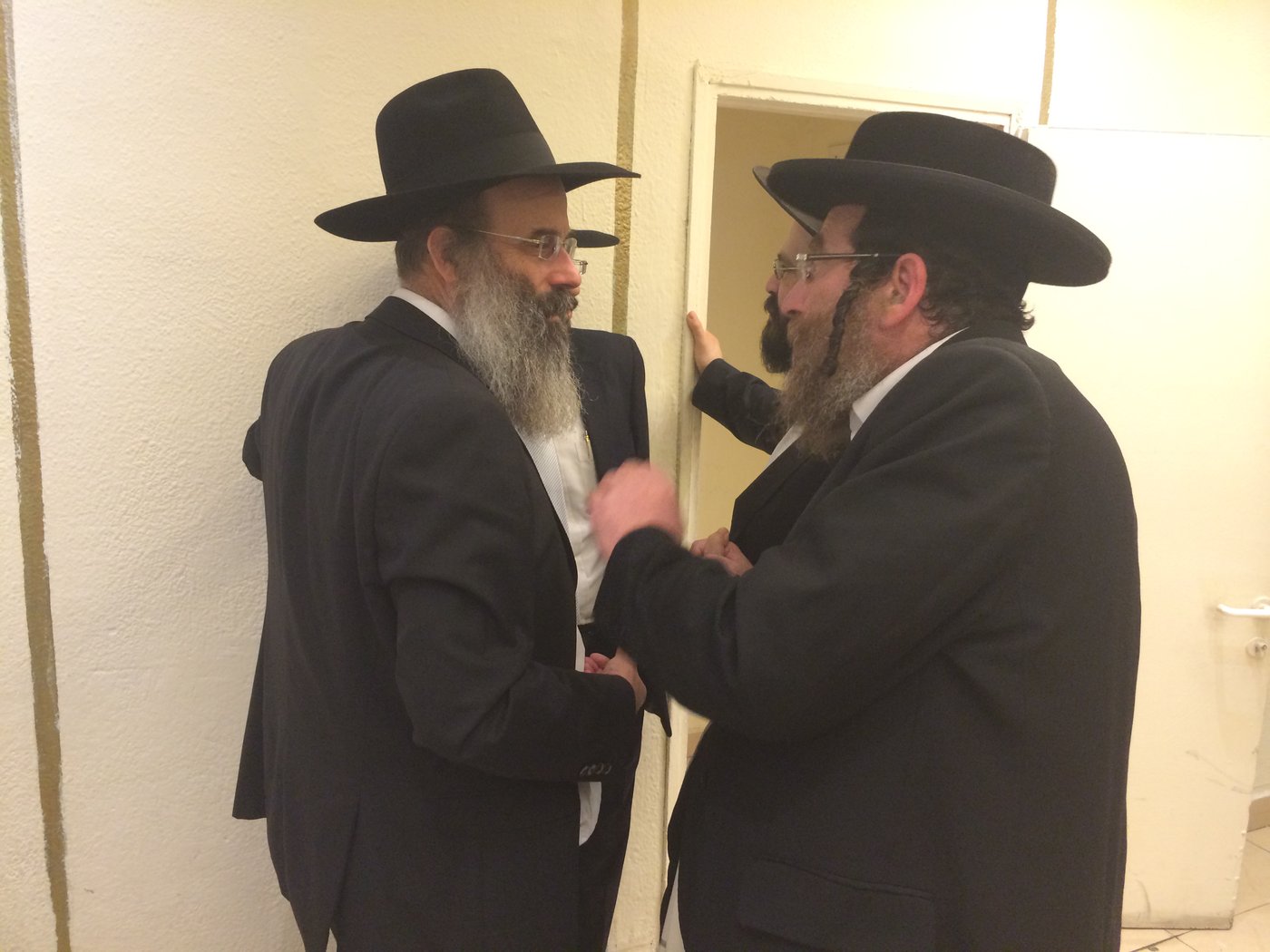 דוד שפירא ערך ברית לבנו - מי השתתף ומי נעדר? • סיקור וגלריה