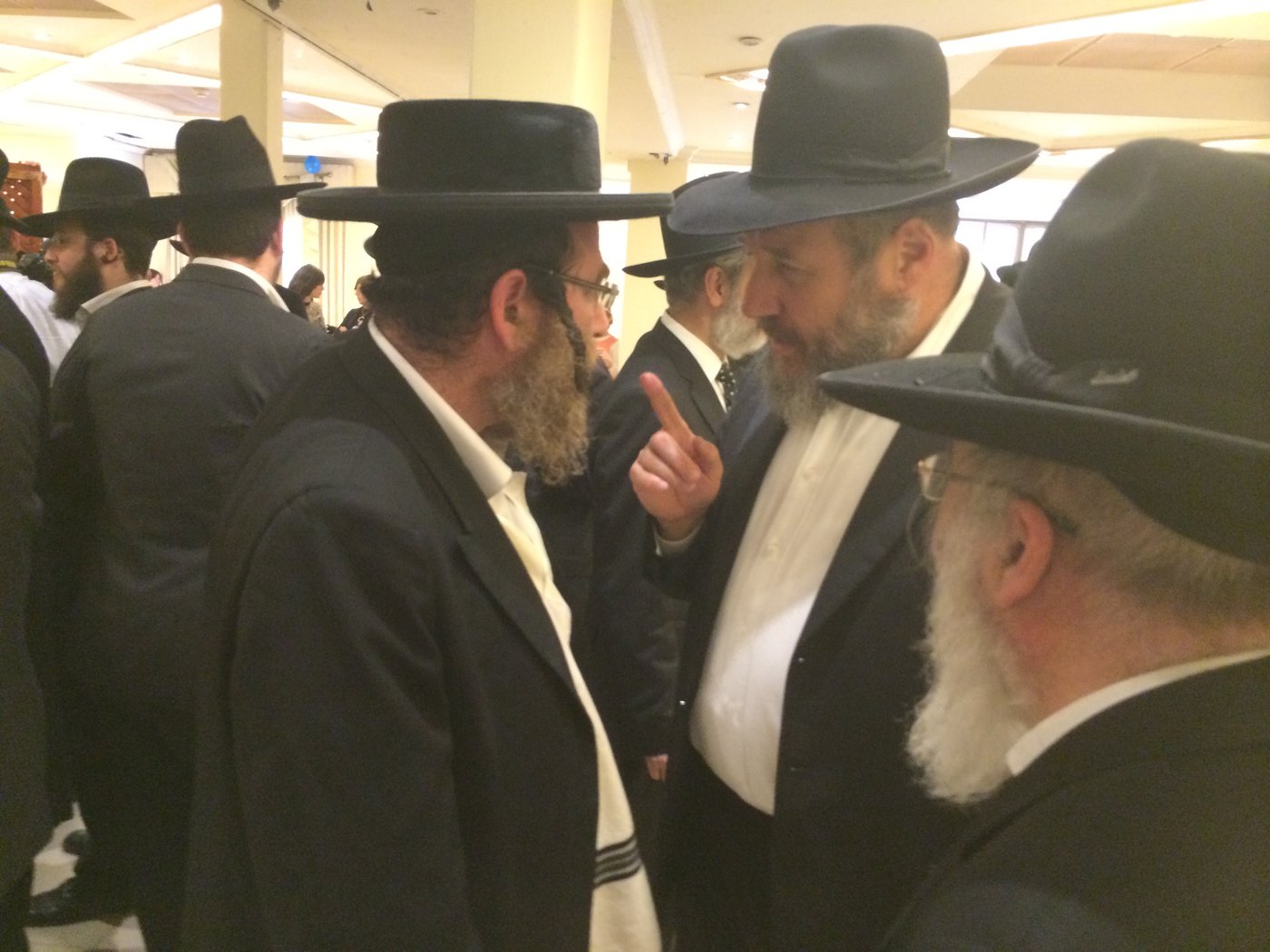 דוד שפירא ערך ברית לבנו - מי השתתף ומי נעדר? • סיקור וגלריה