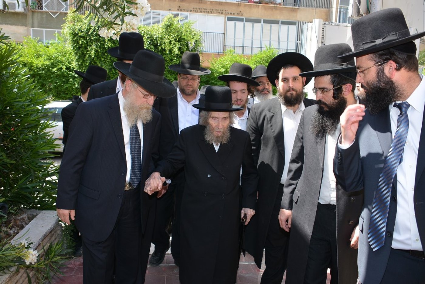 דוד שפירא ערך ברית לבנו - מי השתתף ומי נעדר? • סיקור וגלריה