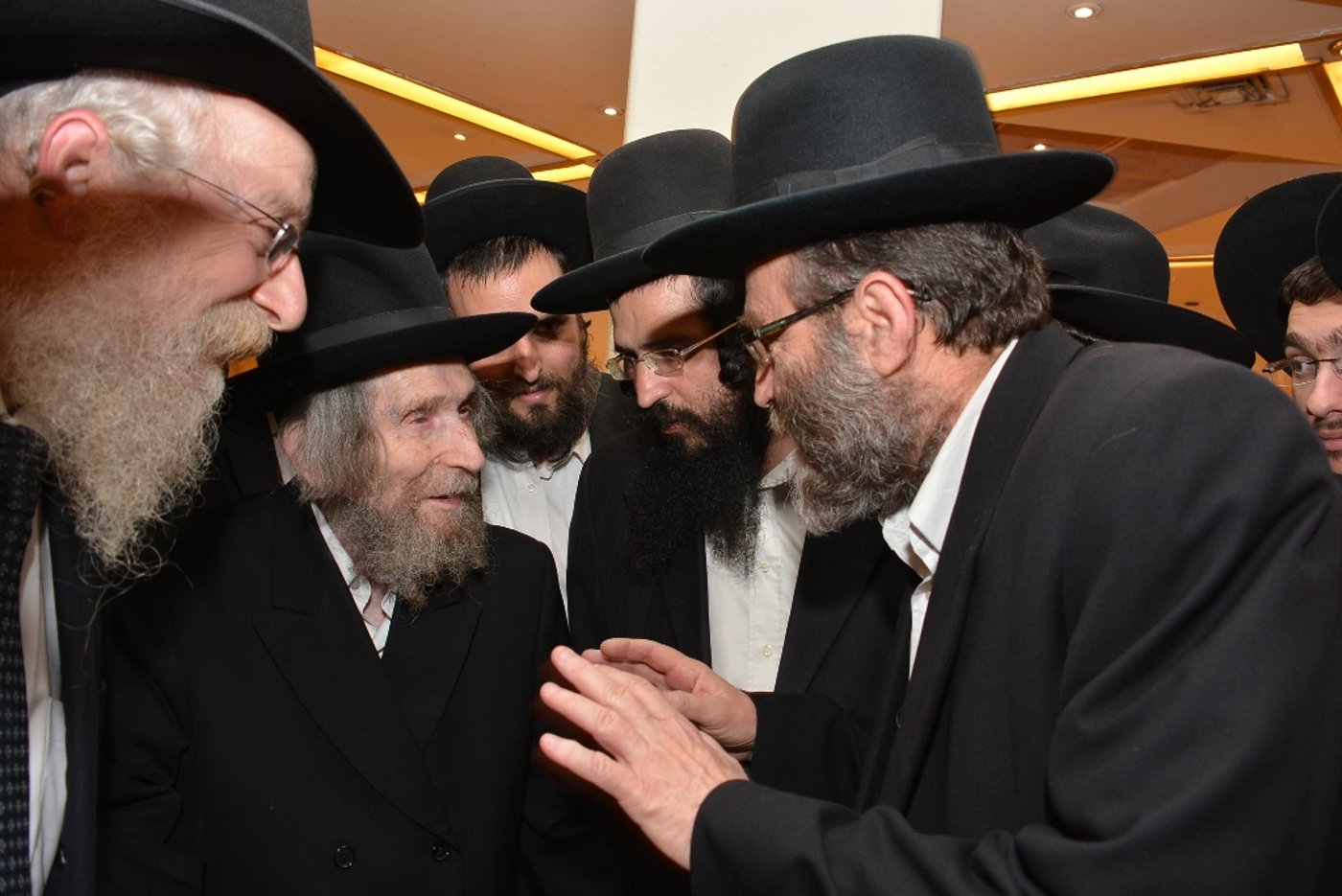 דוד שפירא ערך ברית לבנו - מי השתתף ומי נעדר? • סיקור וגלריה