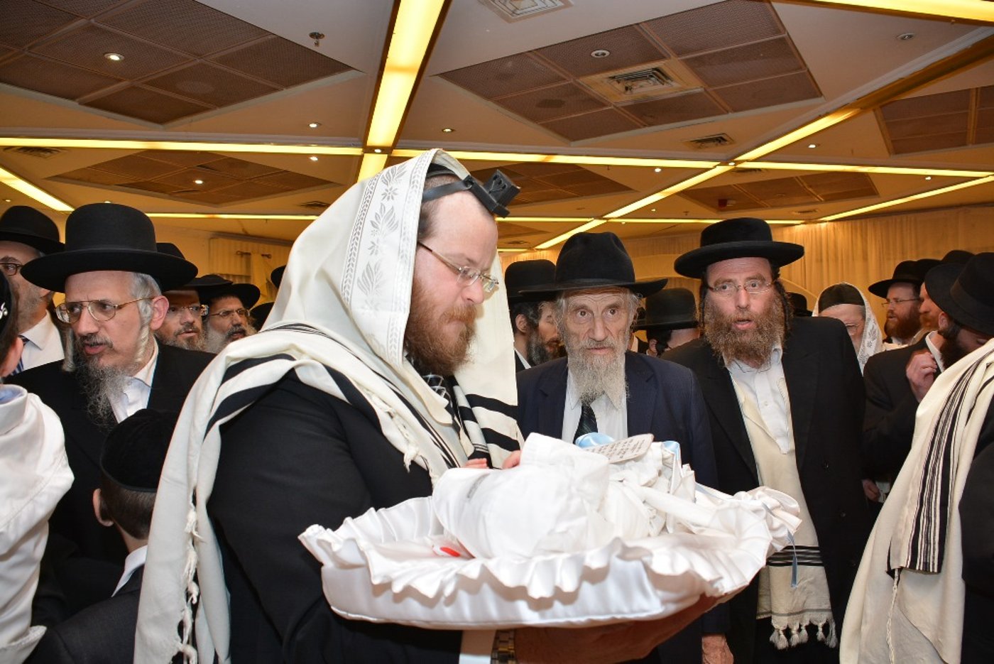 דוד שפירא ערך ברית לבנו - מי השתתף ומי נעדר? • סיקור וגלריה