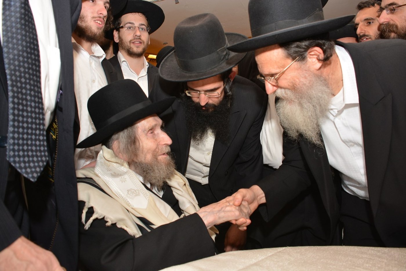 דוד שפירא ערך ברית לבנו - מי השתתף ומי נעדר? • סיקור וגלריה
