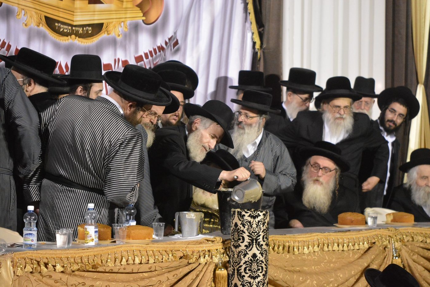 תיעוד ענק: מעמד הרחבת ביהמ"ד של תולדות אברהם יצחק