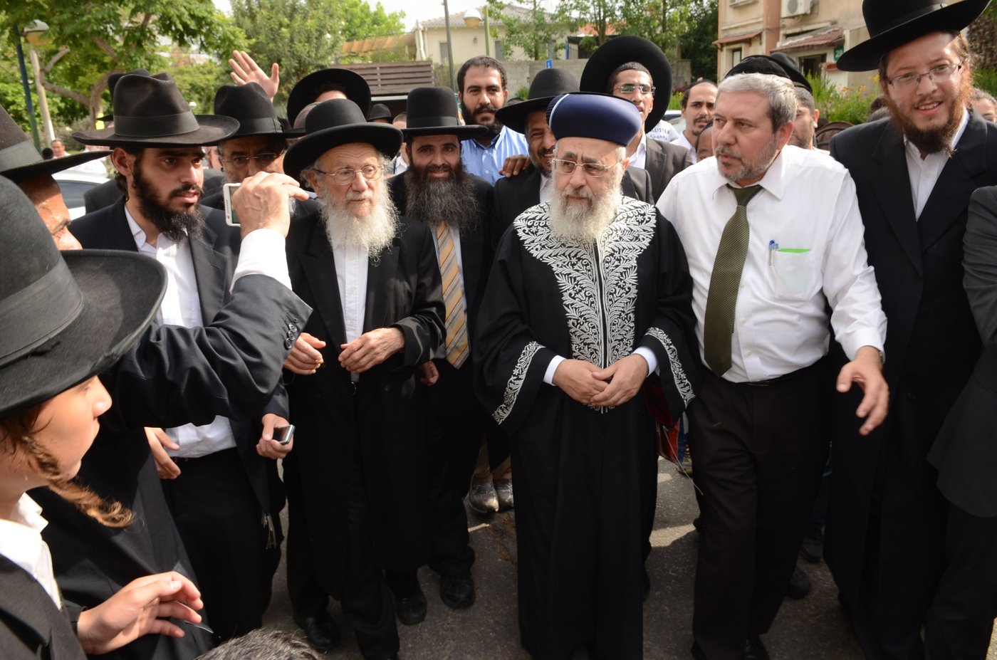 "דתיים עם כיפות עולים להר הבית, 'רבנים' נכשלו בכרת"