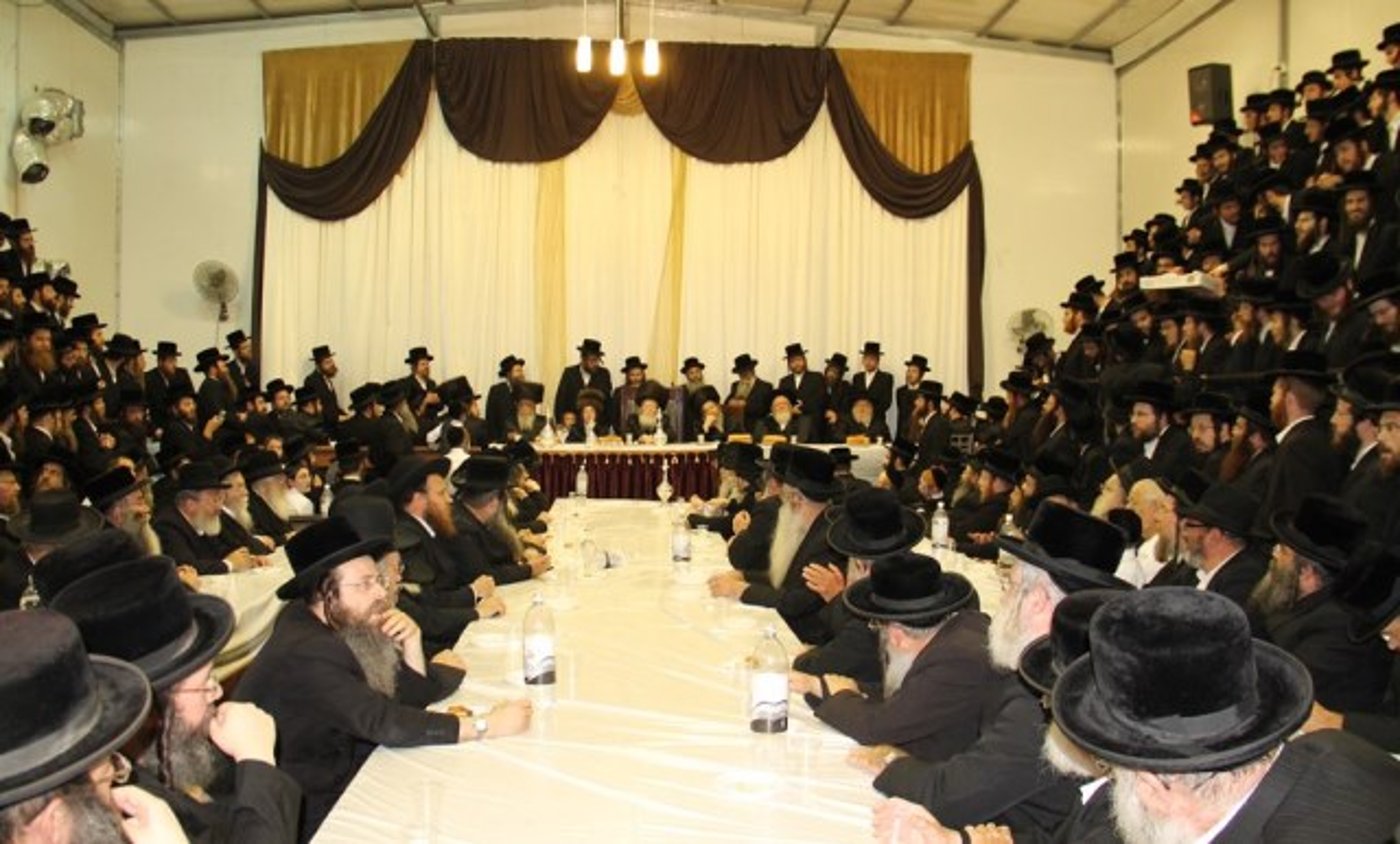 שמחת האירוסין לנכדי האדמו"ר מקרעטשניף • גלריה