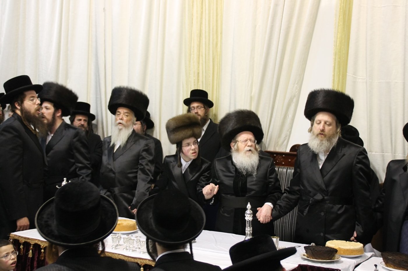 שמחת האירוסין לנכדי האדמו"ר מקרעטשניף • גלריה