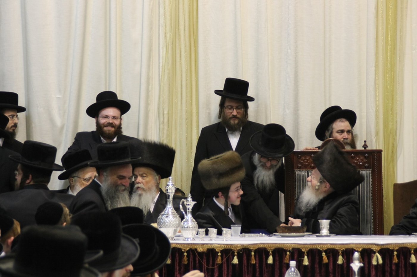 שמחת האירוסין לנכדי האדמו"ר מקרעטשניף • גלריה