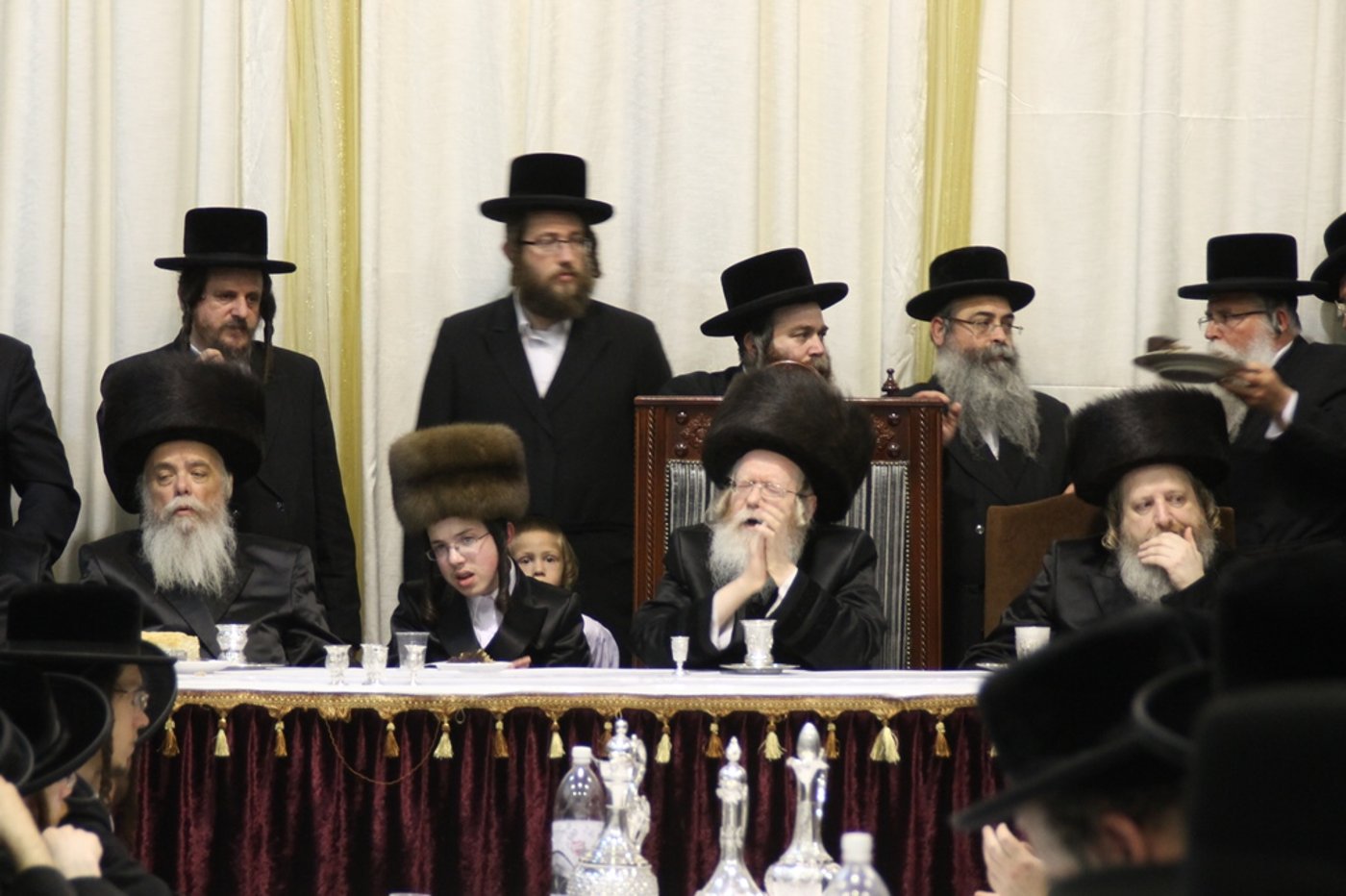 שמחת האירוסין לנכדי האדמו"ר מקרעטשניף • גלריה