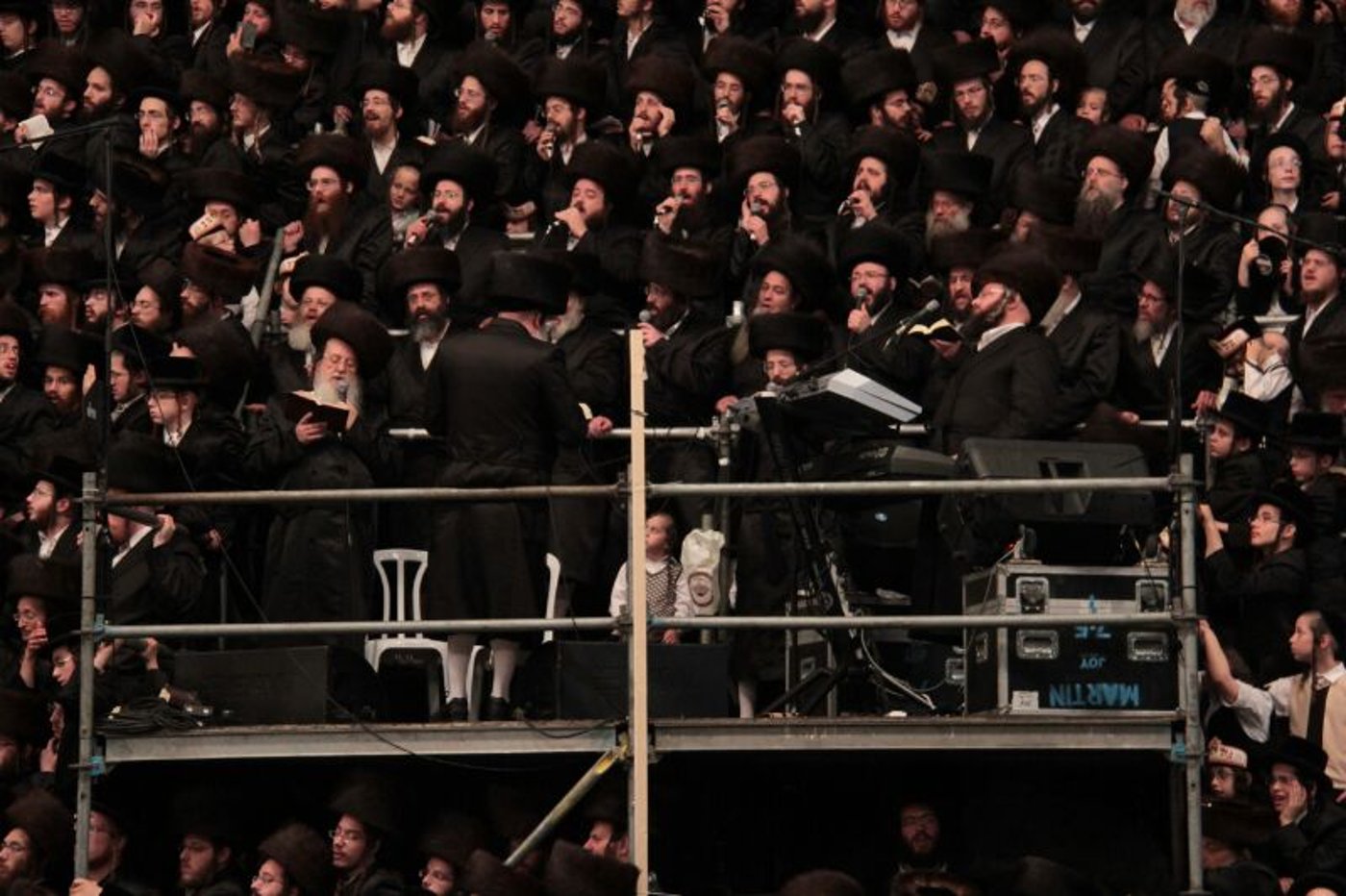 לקראת החתונה: שמחת ה"פארשפיל" בחסידות בעלזא • גלריה