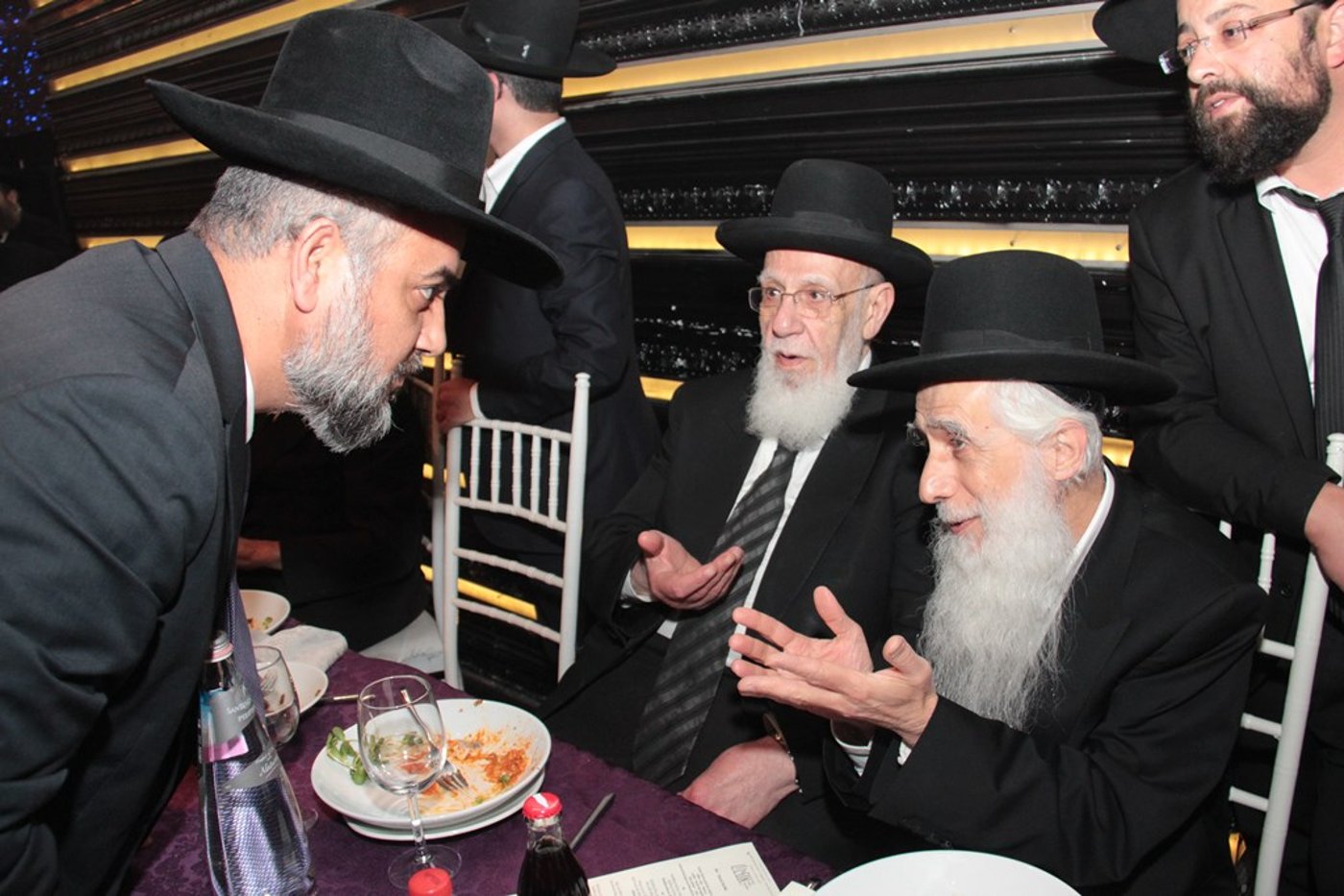 תיעוד ענק: מפגן הכוח של יו"ר ש"ס בחתונת בתו