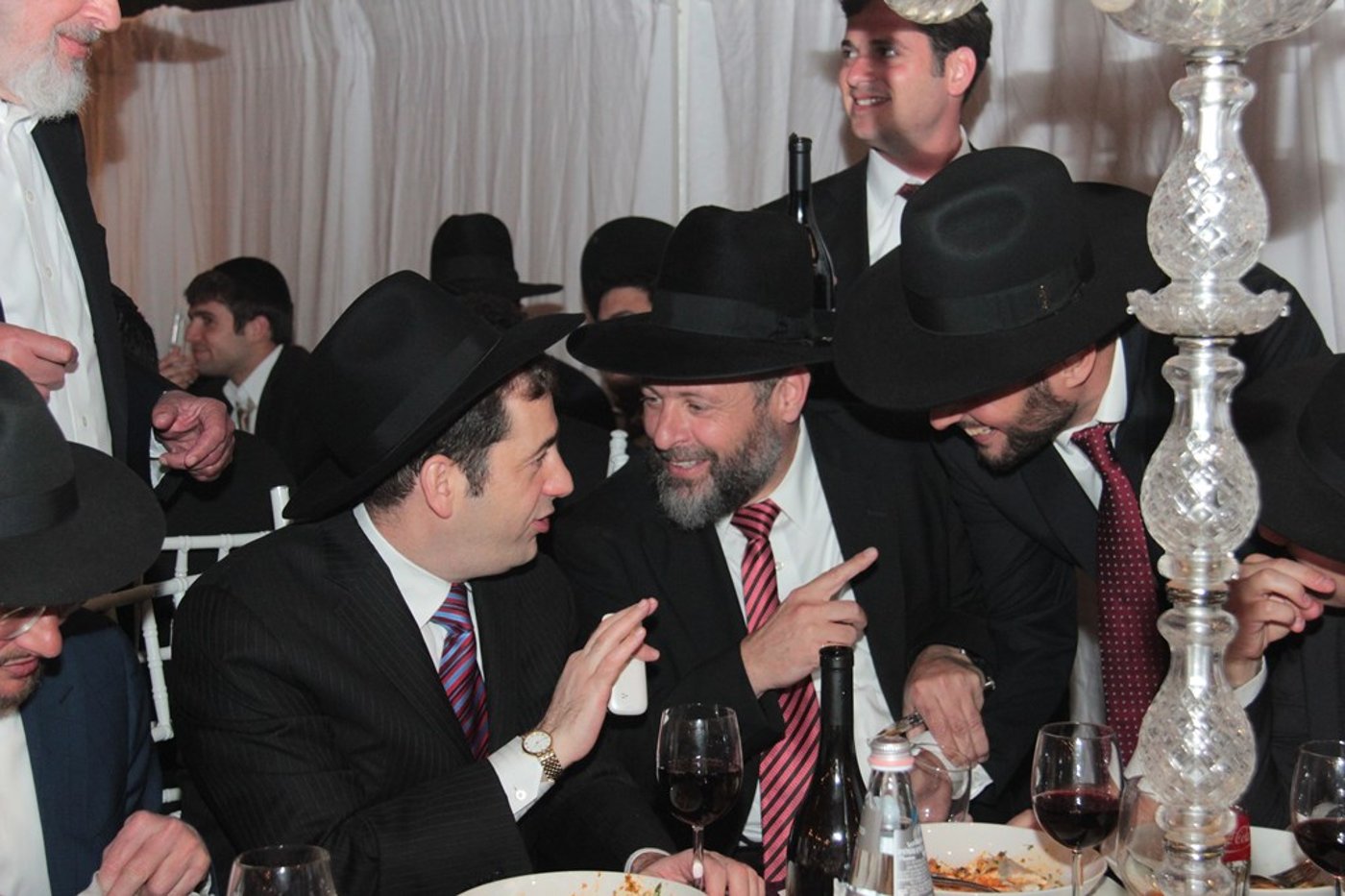 תיעוד ענק: מפגן הכוח של יו"ר ש"ס בחתונת בתו