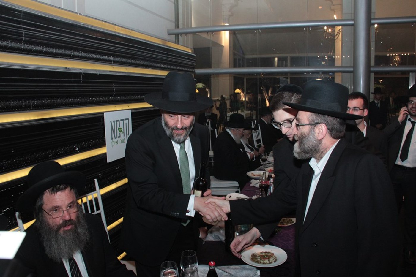 תיעוד ענק: מפגן הכוח של יו"ר ש"ס בחתונת בתו