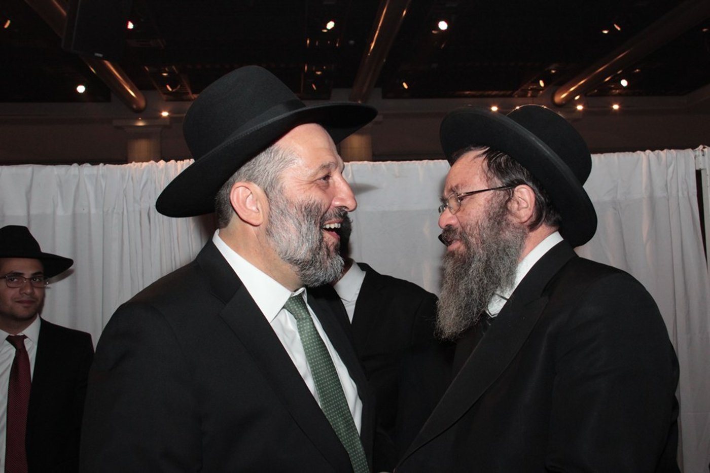 תיעוד ענק: מפגן הכוח של יו"ר ש"ס בחתונת בתו