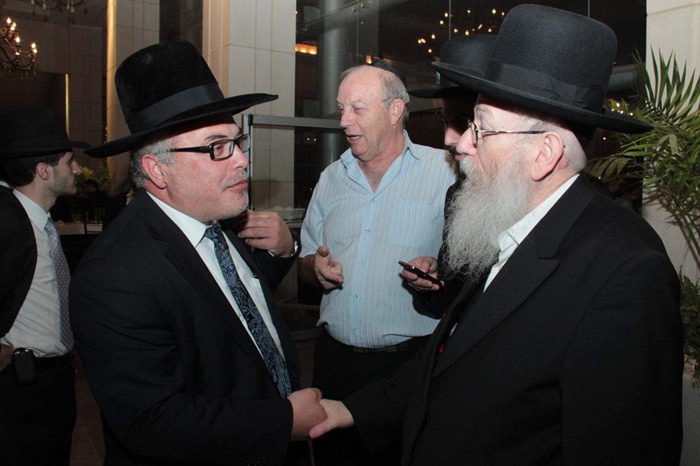 תיעוד ענק: מפגן הכוח של יו"ר ש"ס בחתונת בתו