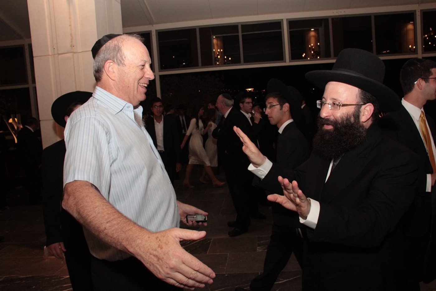 תיעוד ענק: מפגן הכוח של יו"ר ש"ס בחתונת בתו