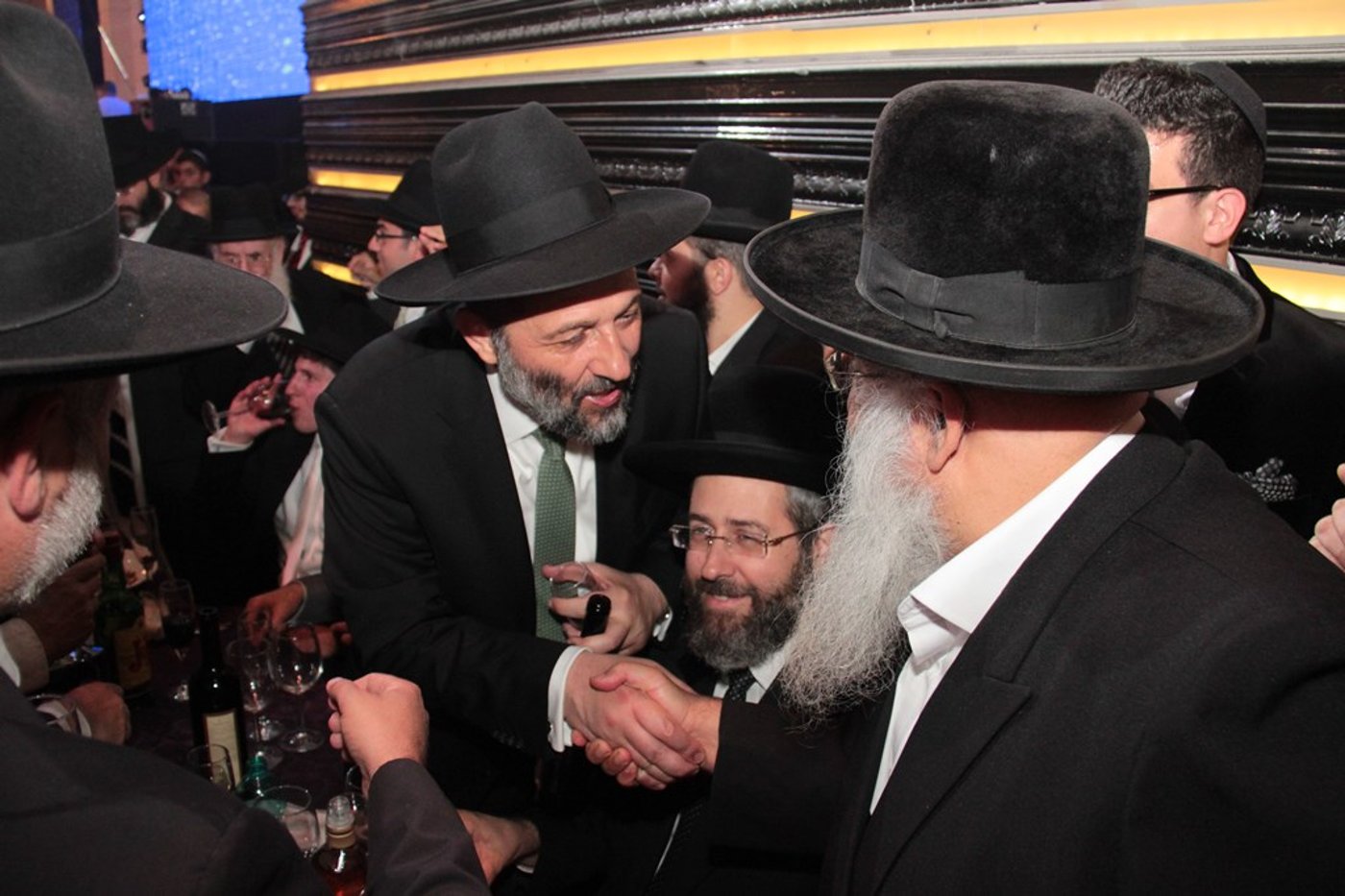 תיעוד ענק: מפגן הכוח של יו"ר ש"ס בחתונת בתו