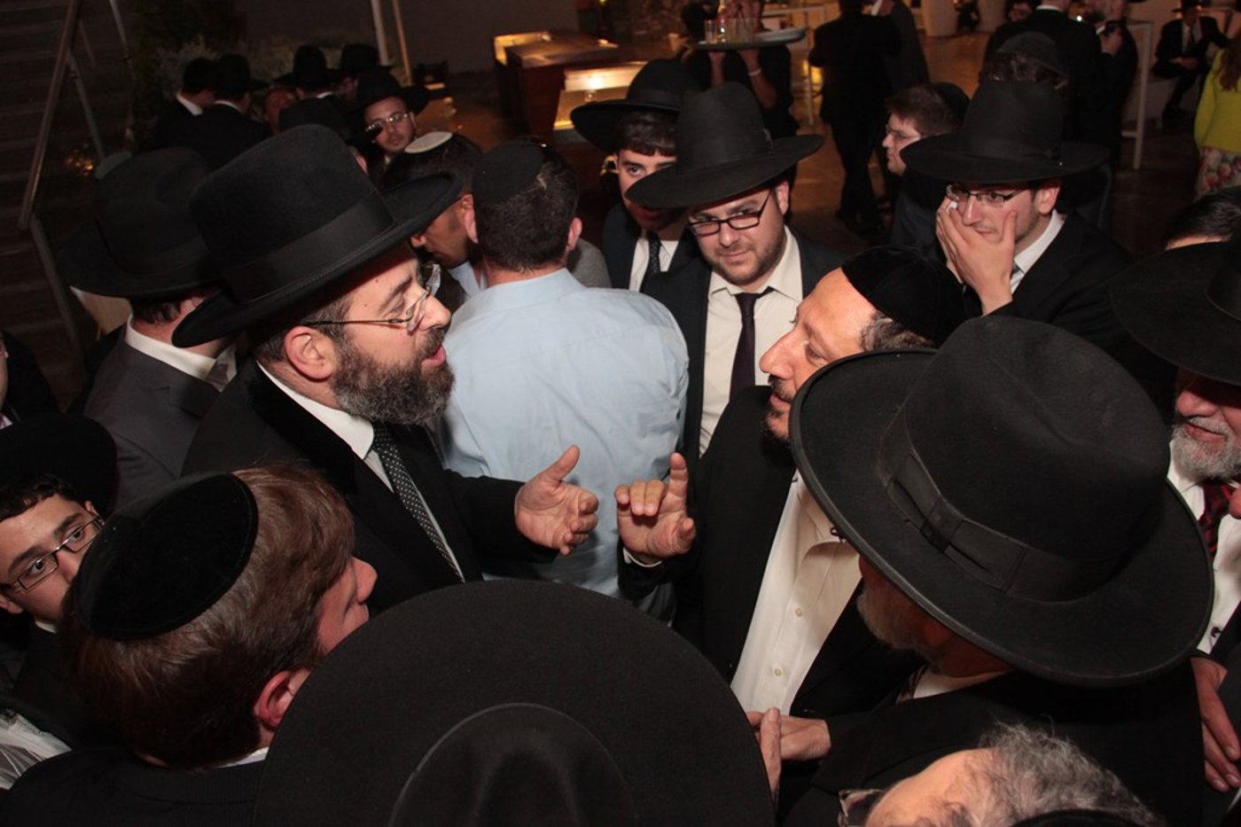 תיעוד ענק: מפגן הכוח של יו"ר ש"ס בחתונת בתו