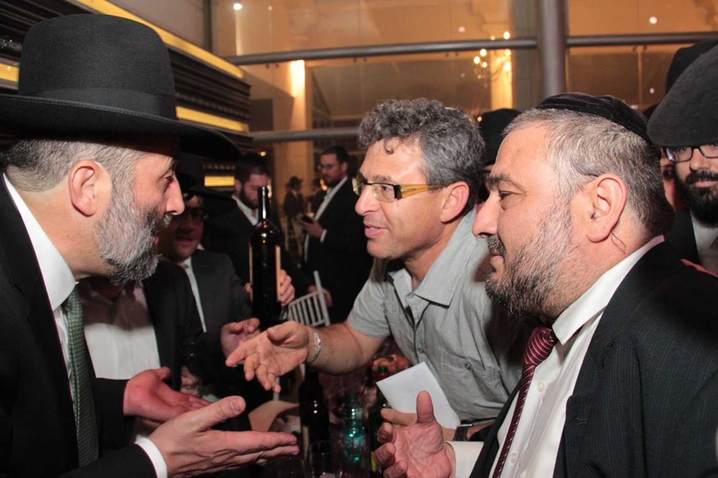 תיעוד ענק: מפגן הכוח של יו"ר ש"ס בחתונת בתו